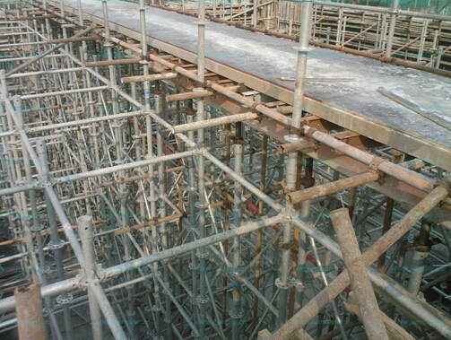 【建筑鋼管腳手架】守得住安quan才是關(guān)鍵的！