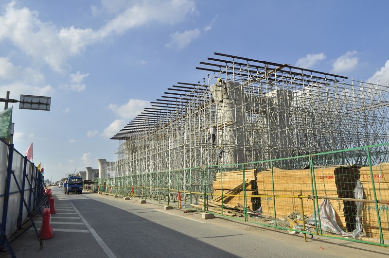 你知道盤(pán)扣式腳手架施工通道系統(tǒng)有哪些優(yōu)點(diǎn)嗎?